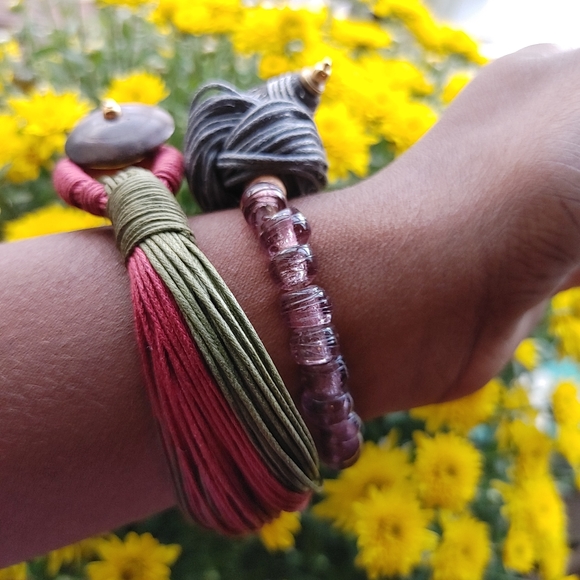 Earrings and bracelet set - Picture 8 of 10